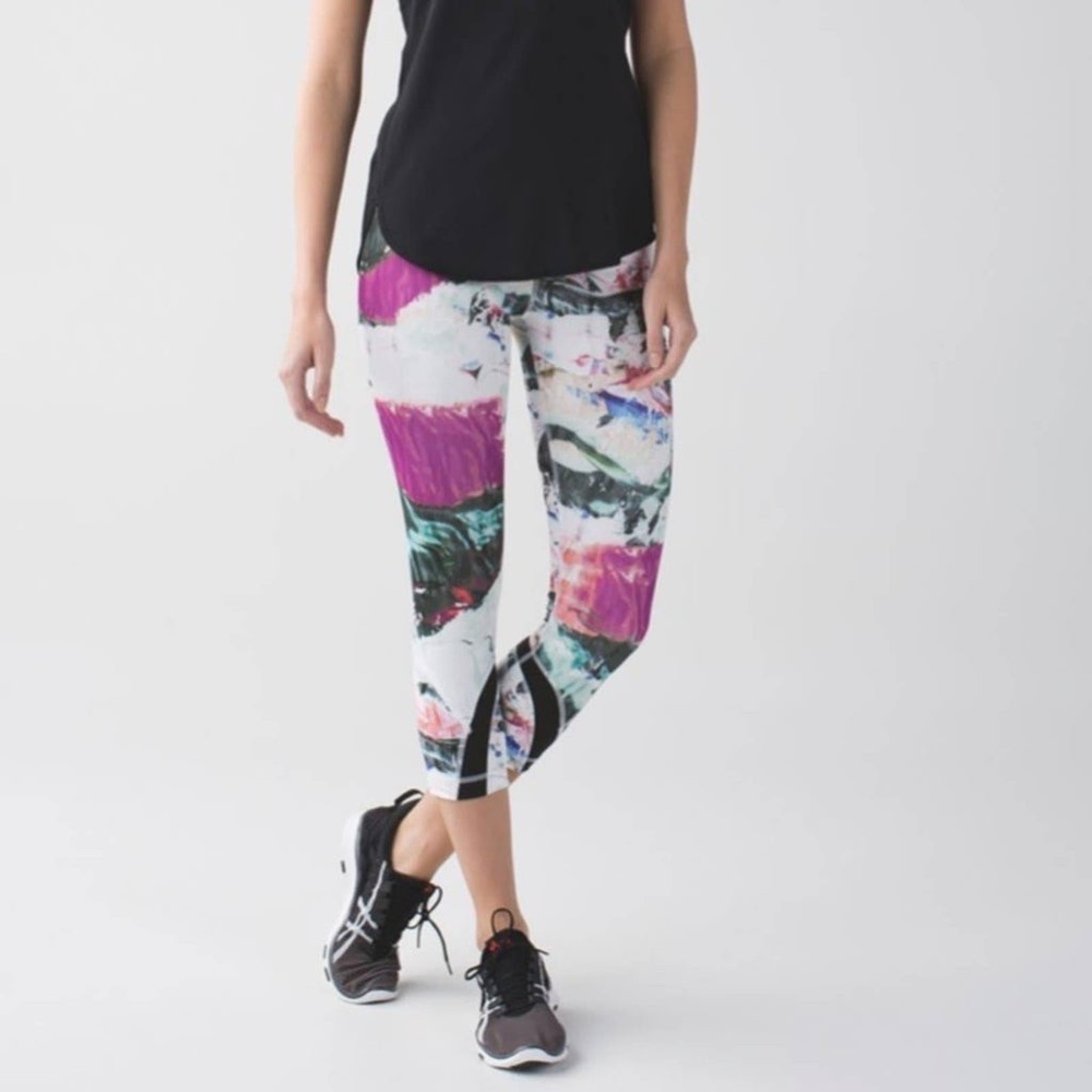 Lululemon Run Inspire Crop II *All Full-On Luxtreme Pigment Wave Multi / Black